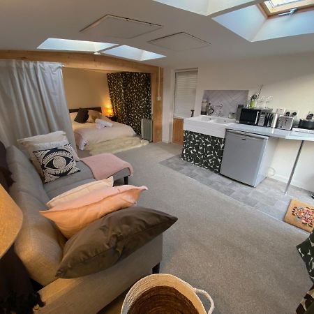 The Dragonfly Bnb, Глостънбъри Екстериор снимка