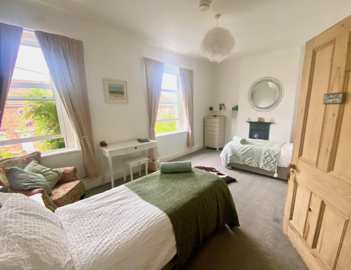 The Dragonfly Bnb, Глостънбъри Екстериор снимка