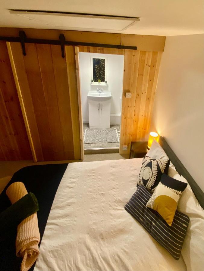 The Dragonfly Bnb, Глостънбъри Екстериор снимка