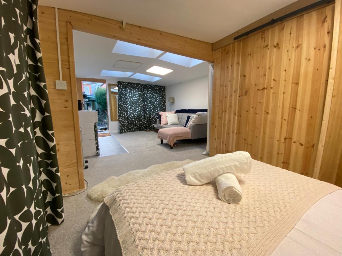 The Dragonfly Bnb, Глостънбъри Екстериор снимка